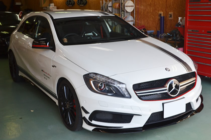 AMG A45　デカール貼り付け